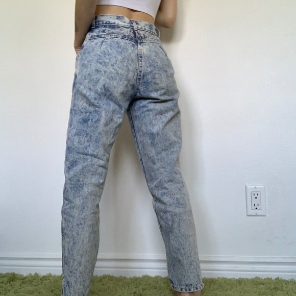 Vintage Chic Acid Wash High Waisted Jeans - Picture 3 of 5